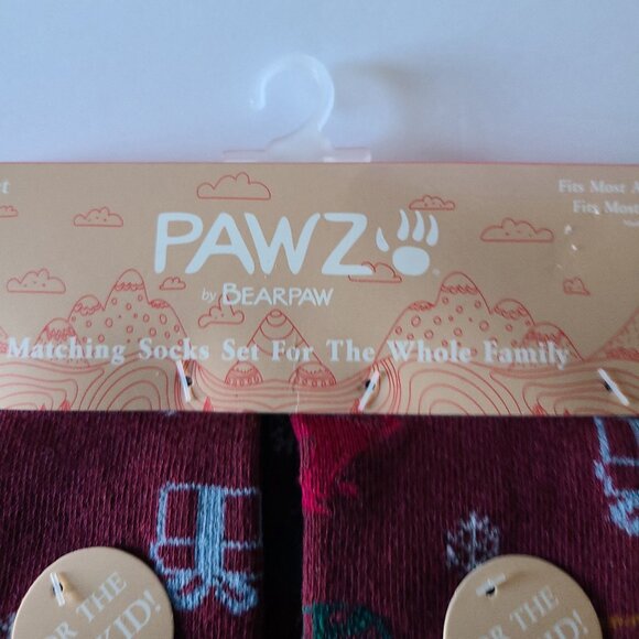 BEARPAW 4 PIECE FAMILY MATCHING CREW SOCKS IN BURGUNDY WINTER HOLIDAYS DESIGN - Picture 4 of 8